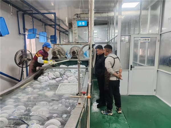 市疾控中心（市衛生監督所）嚴控餐飲具消毒質量，保障市民春節安康
